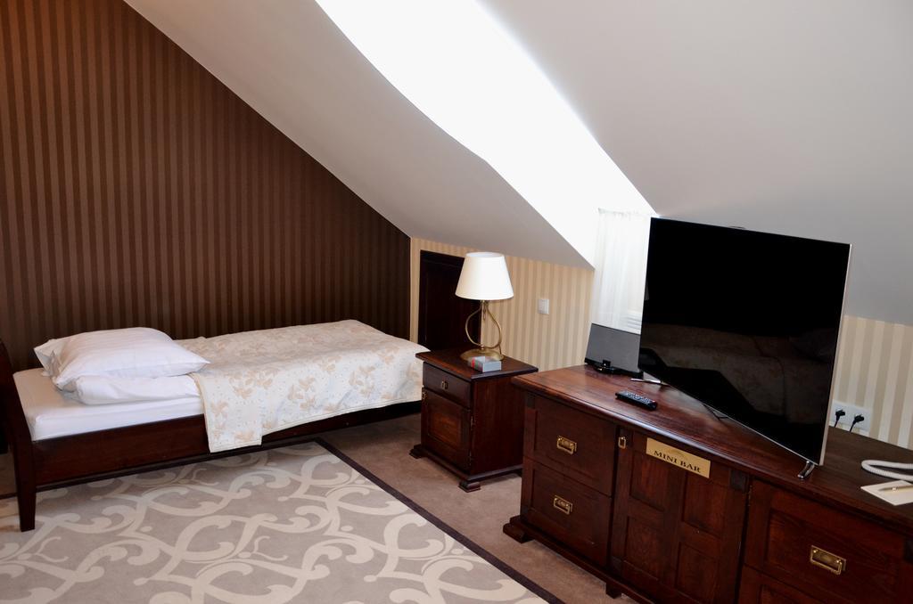 Hotel Nowodworski Legnica Bilik gambar