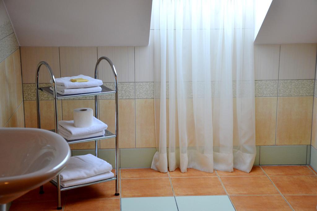 Hotel Nowodworski Legnica Bilik gambar
