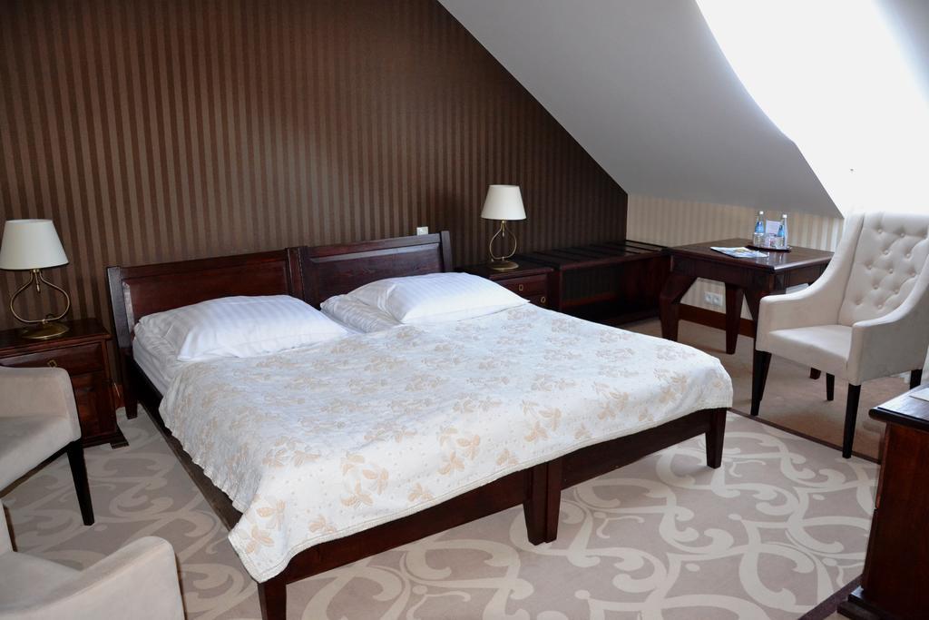 Hotel Nowodworski Legnica Bilik gambar