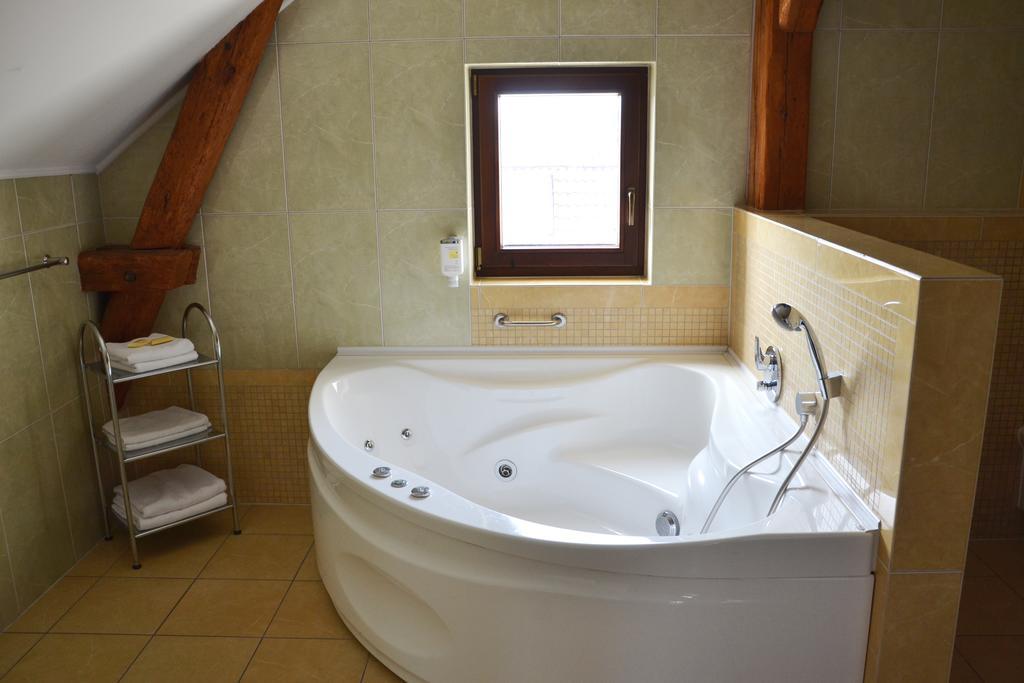 Hotel Nowodworski Legnica Luaran gambar