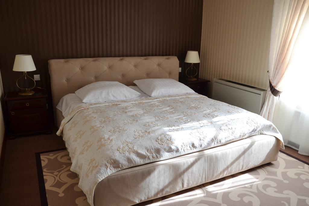 Hotel Nowodworski Legnica Luaran gambar