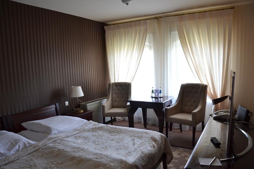 Hotel Nowodworski Legnica Luaran gambar