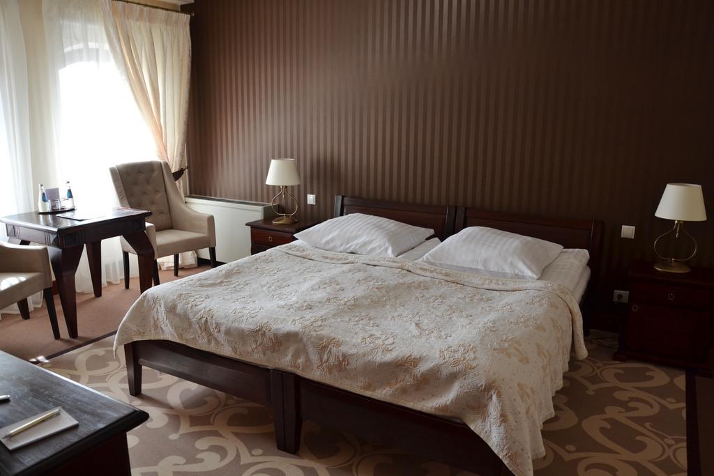 Hotel Nowodworski Legnica Luaran gambar
