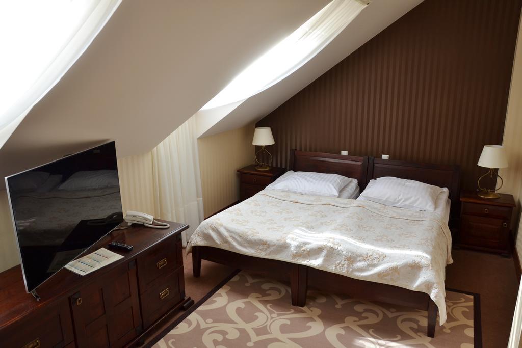 Hotel Nowodworski Legnica Luaran gambar